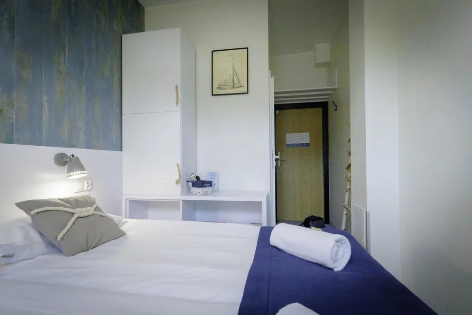 Rooms · 99