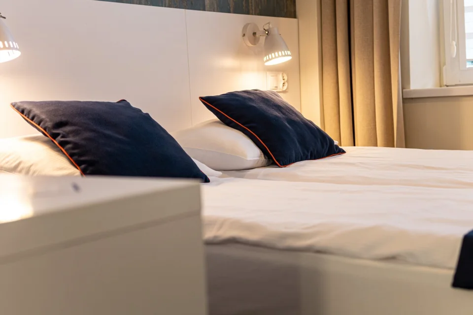 Rooms · 101