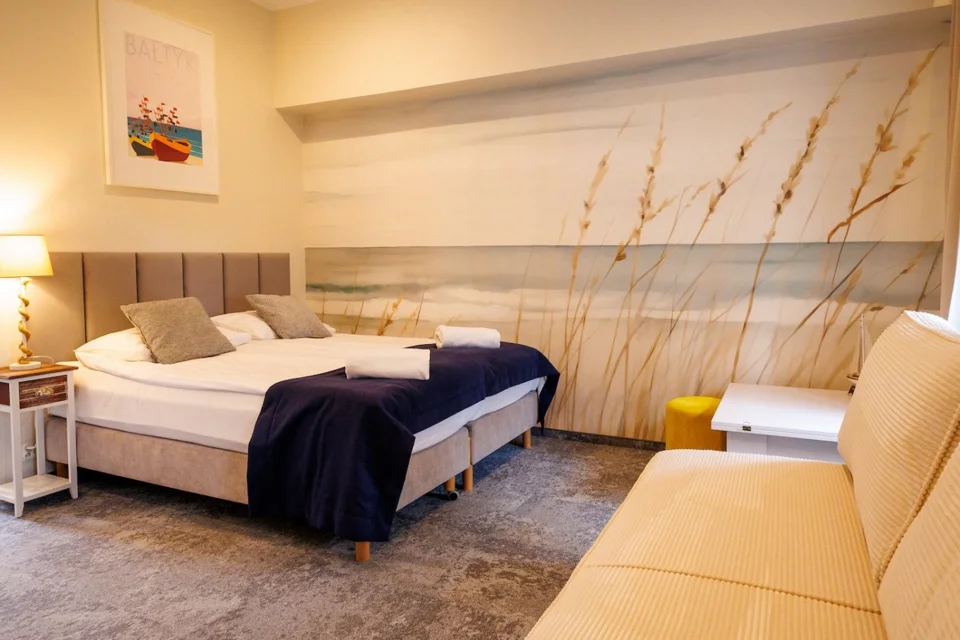 Rooms · 121