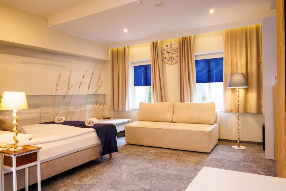 Rooms · 123